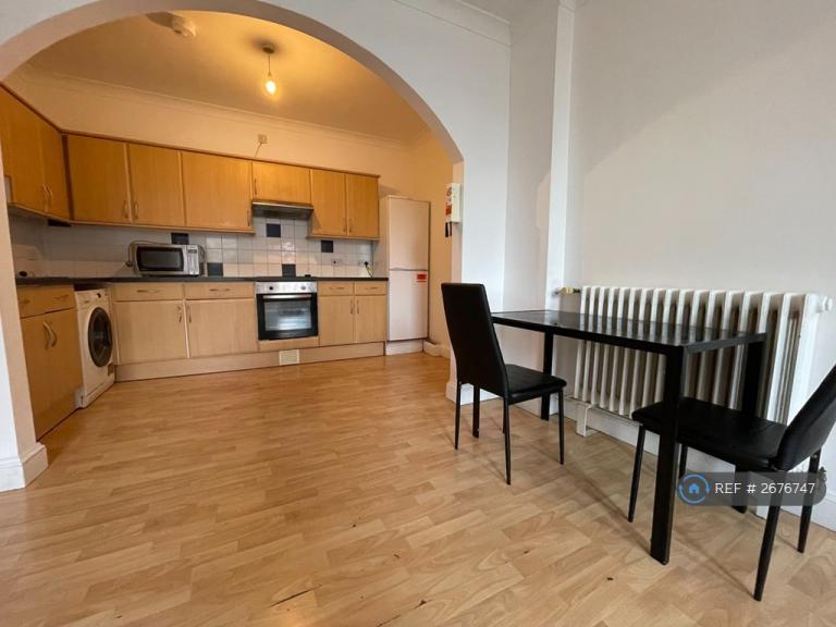 3 bedroom flat in Albert Road South, Southampton, SO14 (3 bed) (#2676747)