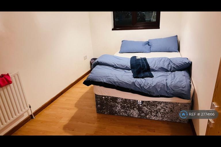 2 bedroom flat in Abbey Street, Nottingham, NG7 (2 bed) (#2774166)