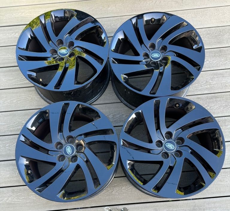 Land Rover Black Alloy Wheels 