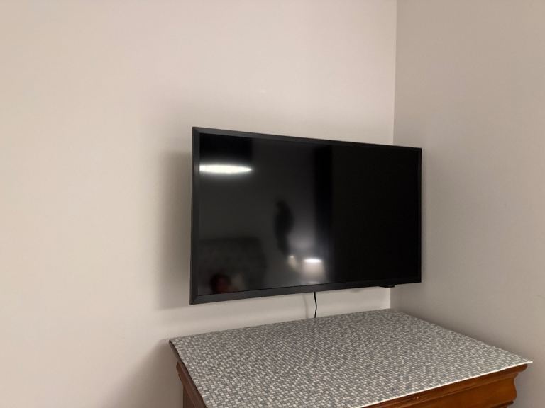 Tv for sale (collection in Edinburgh) I can give a big discount since I’m getting rid of it quickly