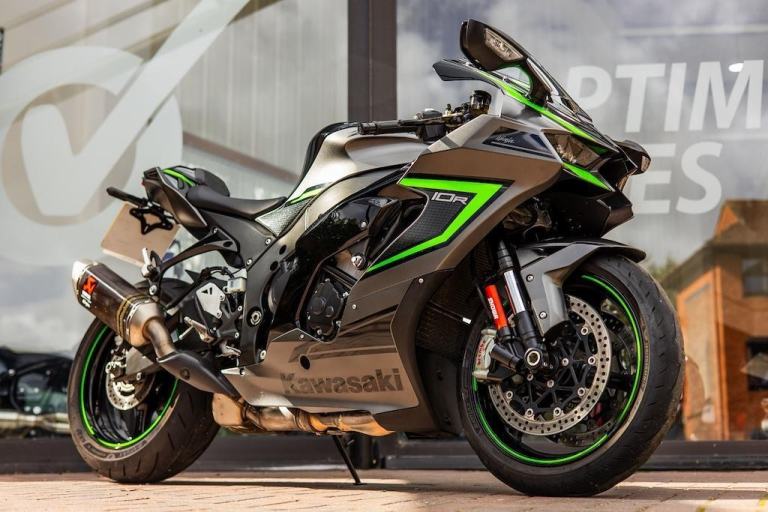 Kawasaki ZX-10R AKRO ! EXTRAS ! STUNNING