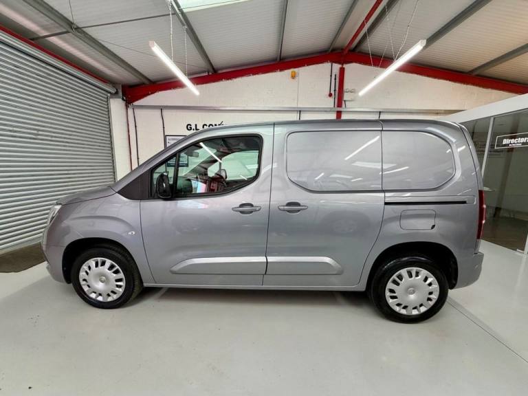 2023 23 VAUXHALL COMBO 1.5 TURBO D 2300 PRO L1 H1 EURO 6 * SAT NAV 3 SEATER * DI