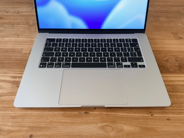 MacBook Air 15 inch | 24Gb Ram | 512Gb | M4 | Silver in MINT