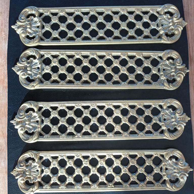 Victoriana Finger Door Plates, Brass