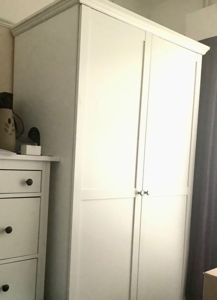 LARGE WARDROBE 2MTRs High, Very Good Condition, WHITE, FLAT PACKS TO TRANSPORT….BARGAIN AT 