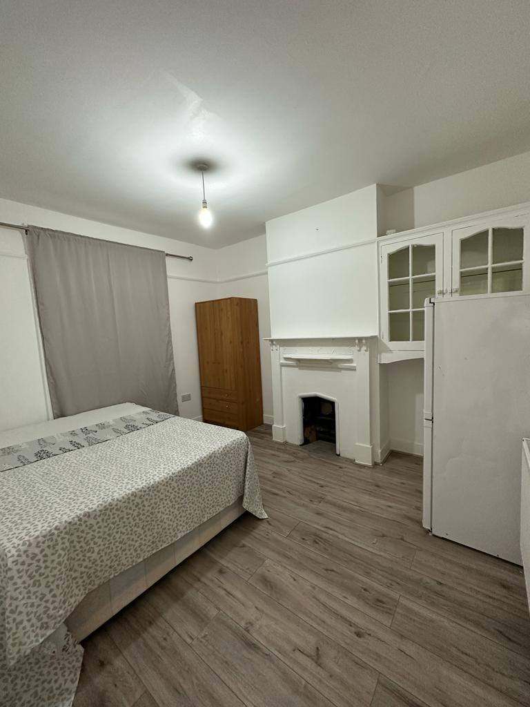  🏠 DOUBLE ROOM IN WHITECHAPEL ! 🌞🌞 BOOK A VIEWING 