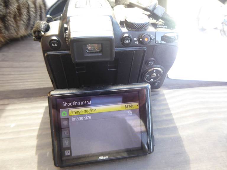 Nikon p100 28x optical zoom, 10mp 1080p video bridge camera kit