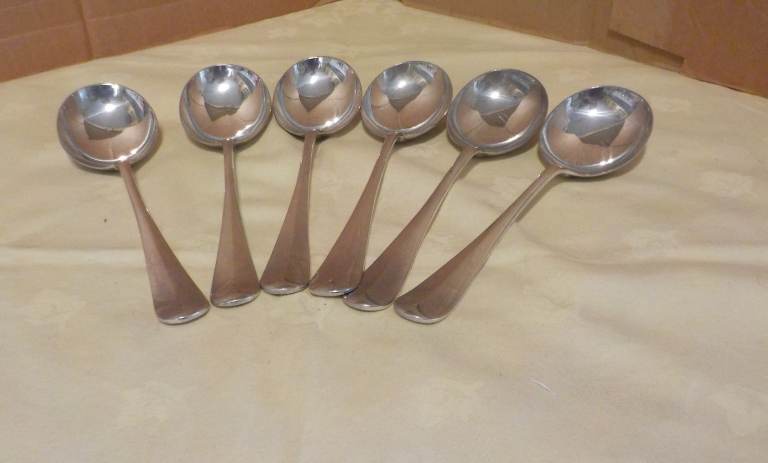 6 x Antique Rat Tail Soup Spoons - Silver Plate - William Hutton & Son