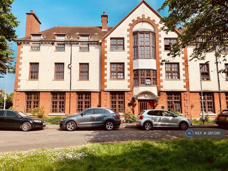 2 bedroom flat in Joseph Lister Lodge, London, E11 (2 bed) (#2817261)