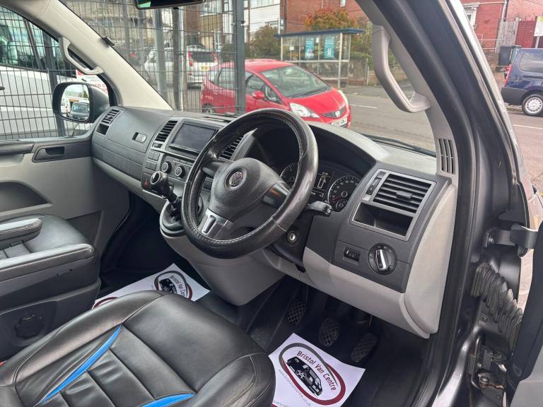 2015 Volkswagen Transporter 2.0 BiTDI 180PS Highline Kombi Van 4MOTION WINDOW VAN Diesel Manual