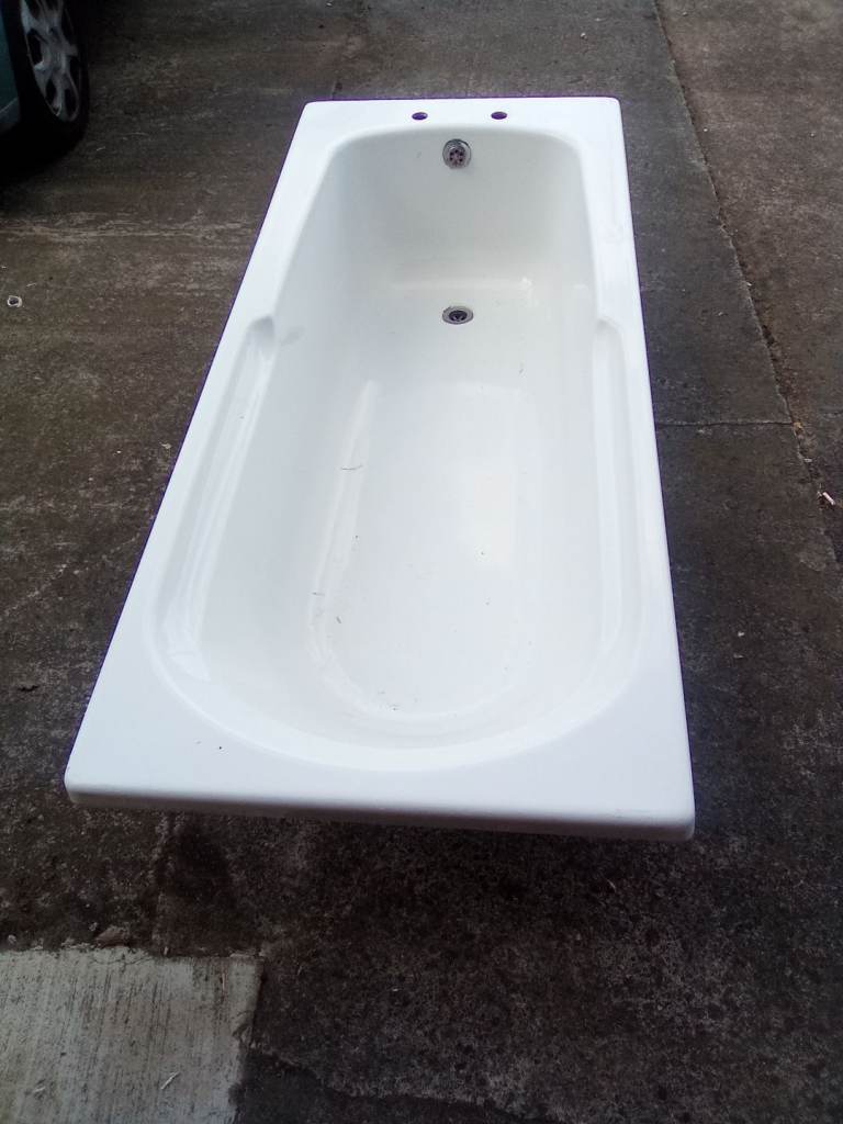 White Bathtub 
