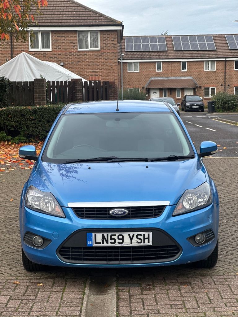 2010 Ford Focus Zetec 1.6L Automatic Full Ford Service History 66K Miles 1YR NEW MOT  1 OWNER