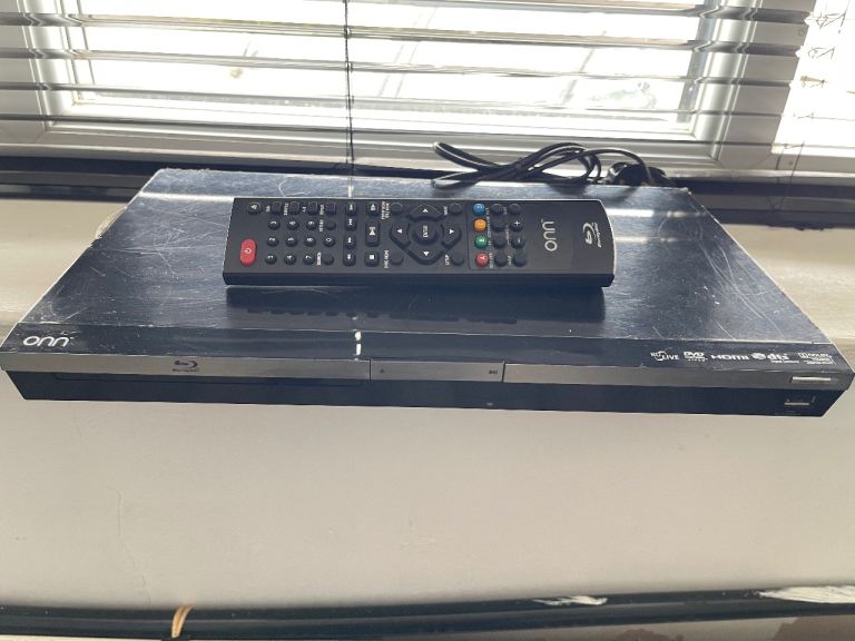Onn Blu-ray Player with Remote - Good Working Condition