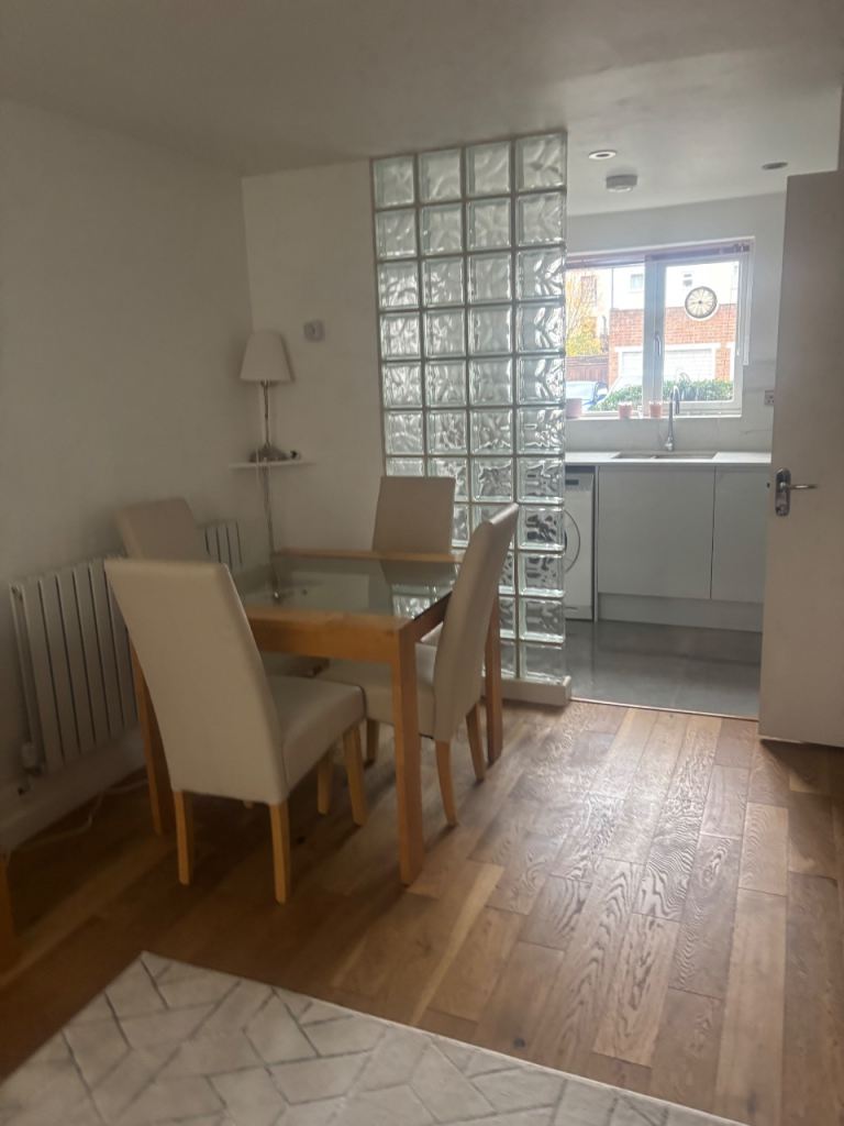 1 Bedroom Flat