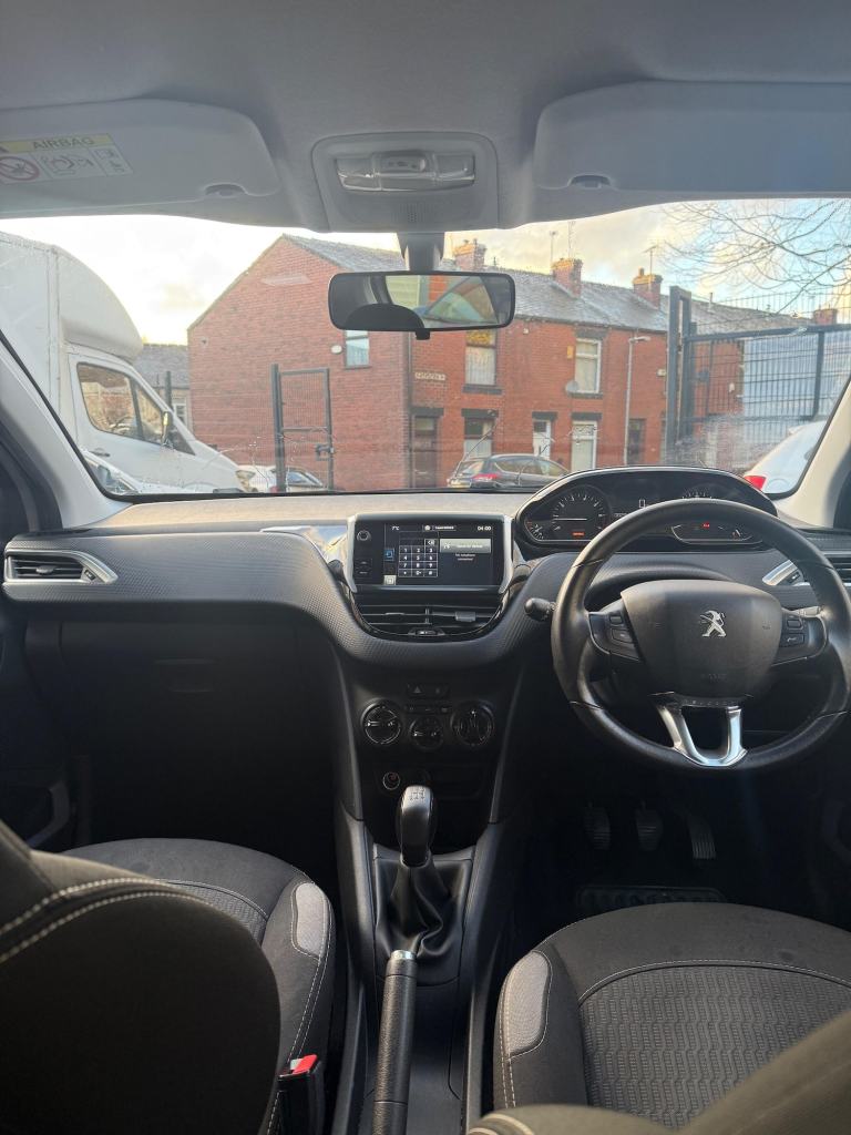 2015 Peugeot 208 1.2 PureTech 82 Active 5dr HATCHBACK PETROL Manual