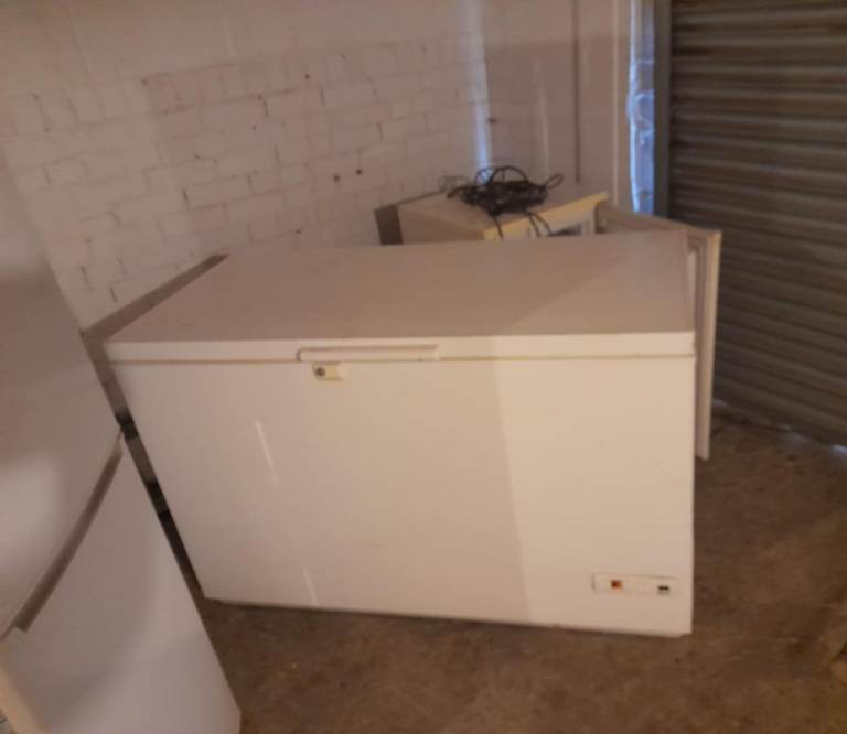 Large chest freezer fridgidaire good working order