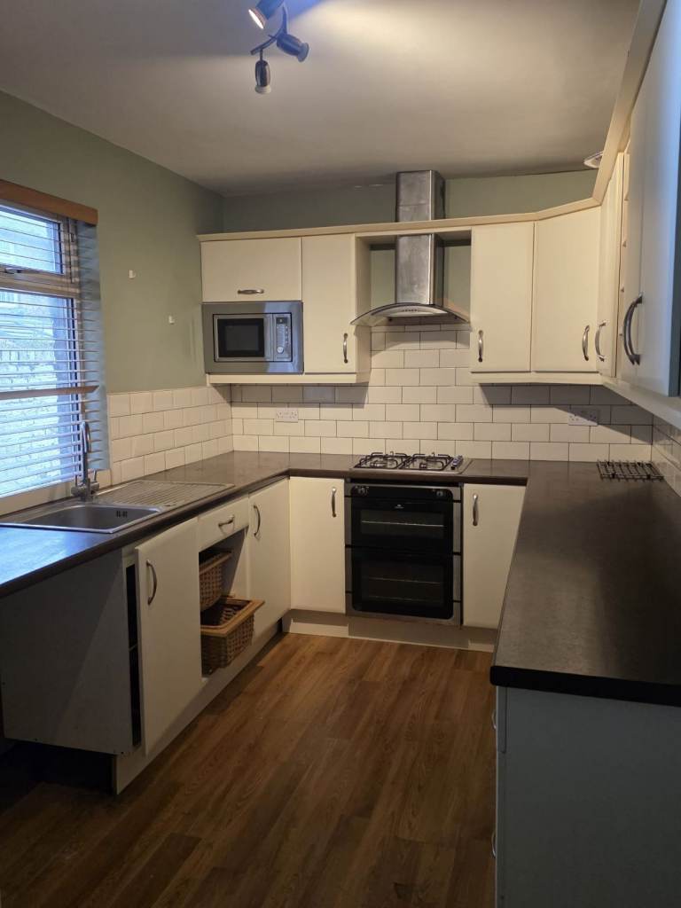 3-Bedroom Terraced House to Let – Sought-After Location in Liverpool 