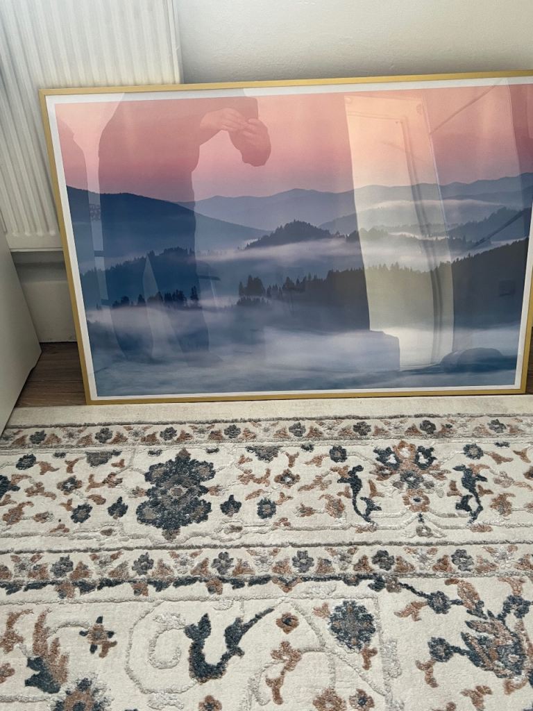 Frame, gold colour with free poster 