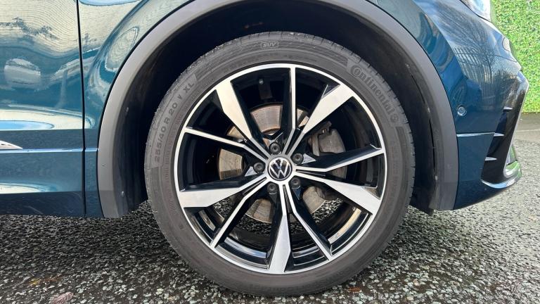 2022 Volkswagen Tiguan 2.0 TDI 200 4Motion R-Line 5dr DSG ESTATE DIESEL Automatic