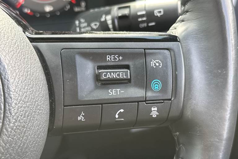 2022 Nissan Qashqai 1.3 DiG-T MH Tekna 5dr Hatchback Petrol Manual