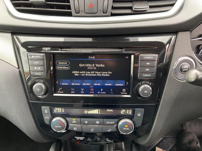 2019 Nissan Qashqai 1.3 DiG-T N-Connecta 5dr HATCHBACK PETROL Manual