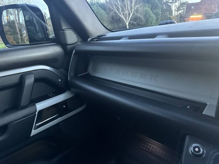 2021 Land Rover Defender 3.0 D250 MHEV HSE SUV 5dr Diesel Auto 4WD Euro 6 (s/s) (250 ps) ESTATE D...