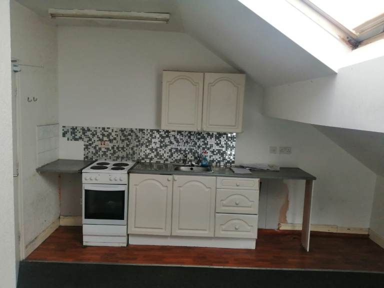 Flat to let East Bowling