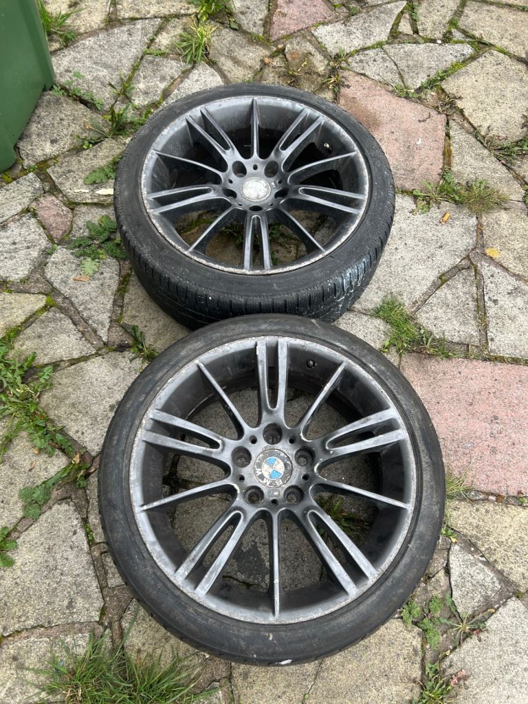 2x BMW e90 e92 mv3 front alloy wheels genuine
