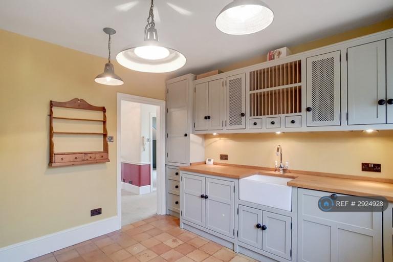 2 bedroom flat in Spencer Road, South Croydon, CR2 (2 bed) (#2924928)