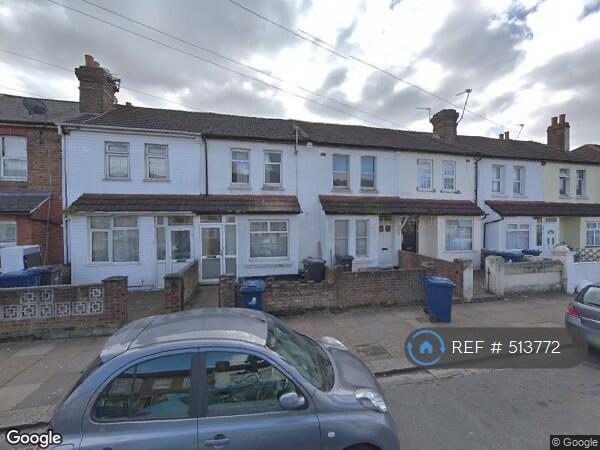 4 bedroom house in Clarence Street, Southall, UB2 (4 bed) (#513772)