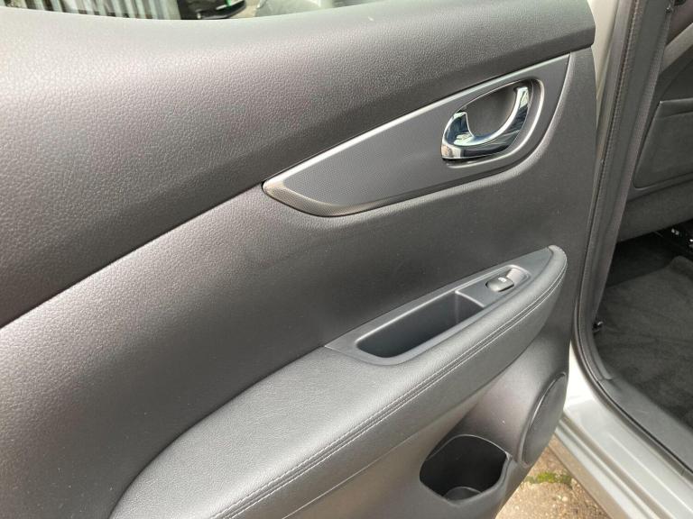 2019 Nissan Qashqai 1.3 DiG-T N-Connecta 5dr HATCHBACK PETROL Manual