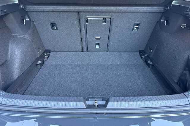 2022 Volkswagen Golf 1.5 TSI Life 5dr Hatchback Petrol Manual