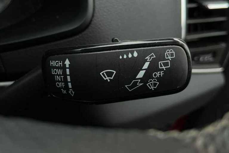 2019 Skoda Karoq 2.0 TDI Sport Line 4x4 5dr ESTATE DIESEL Manual