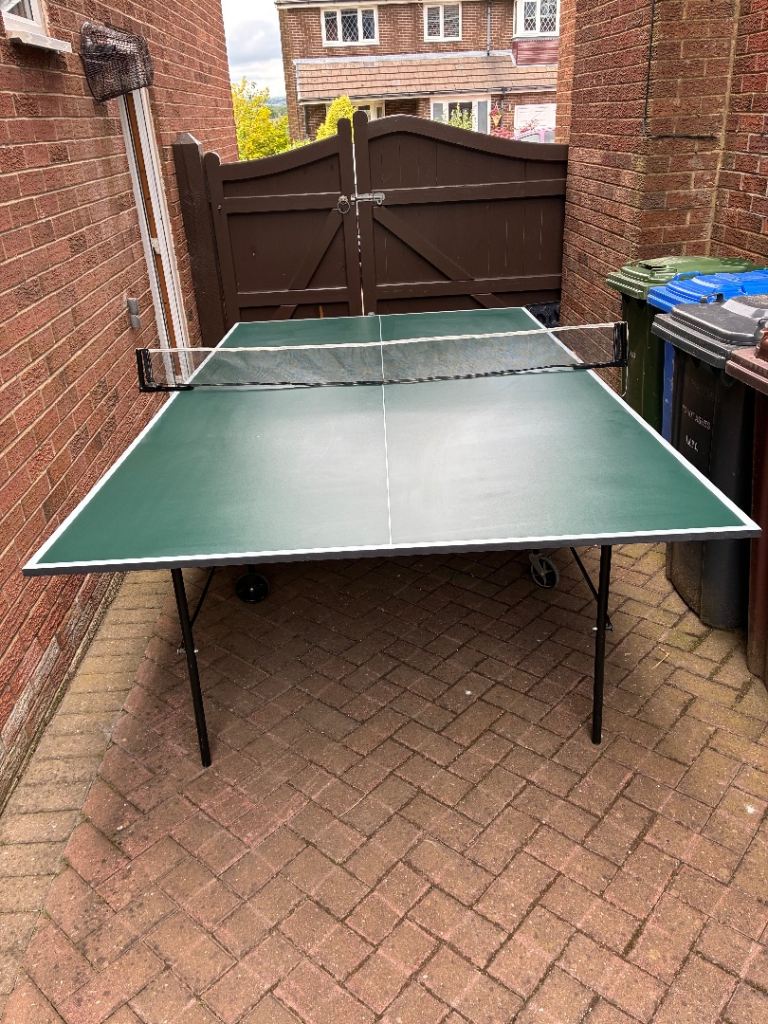 Table tennis table 