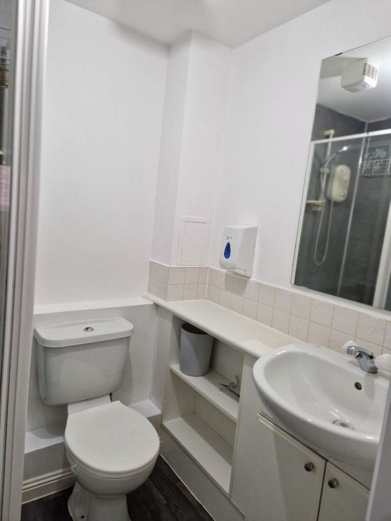 3 double bedroom flat to rent