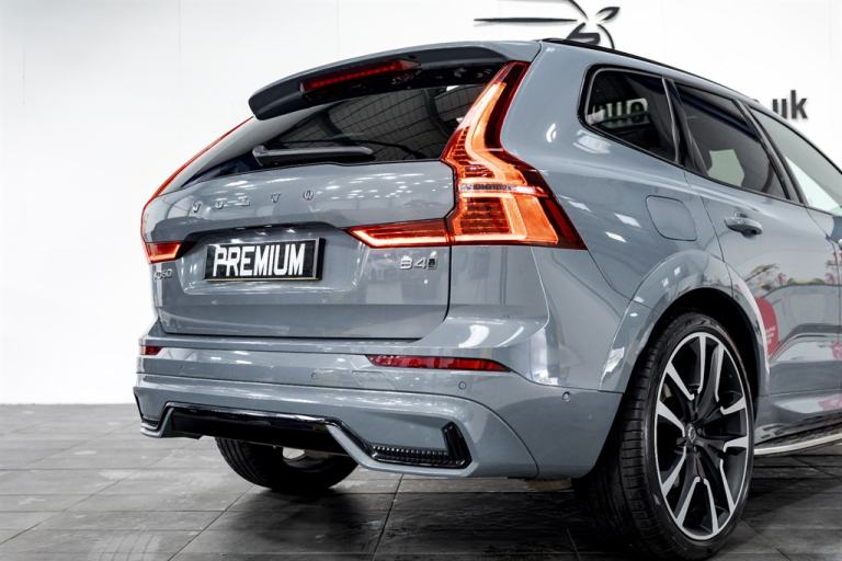 2022 Volvo XC60 2.0 B4D R DESIGN Pro 5dr AWD Geartronic ESTATE DIESEL Automatic