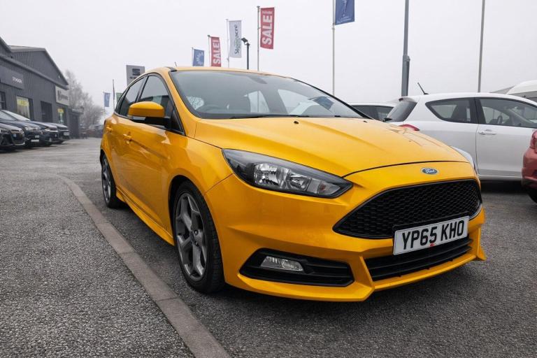 2015 Ford Focus 2.0 TDCi ST-2 Hatchback 5dr Diesel Manual Euro 6 (s/s) (185 ps) HATCHBACK Diesel ...