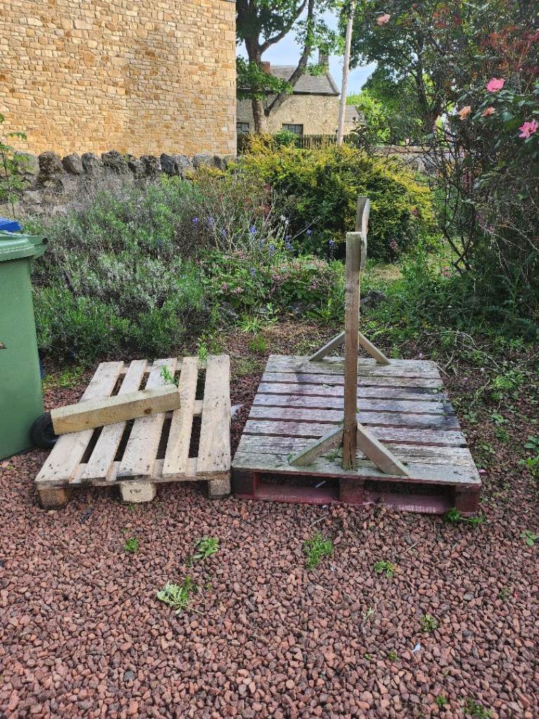 Free two pallets