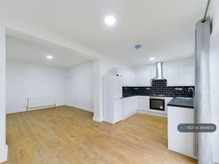 4 bedroom house in Moseley Road, Levenshulme, Manchester, M19 (4 bed) (#2694972)