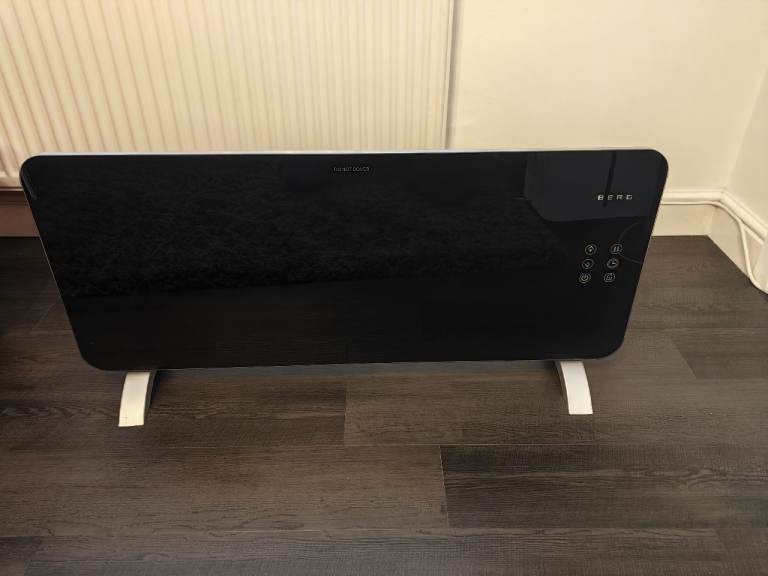 BERG SMART GLASS PANEL HEATER