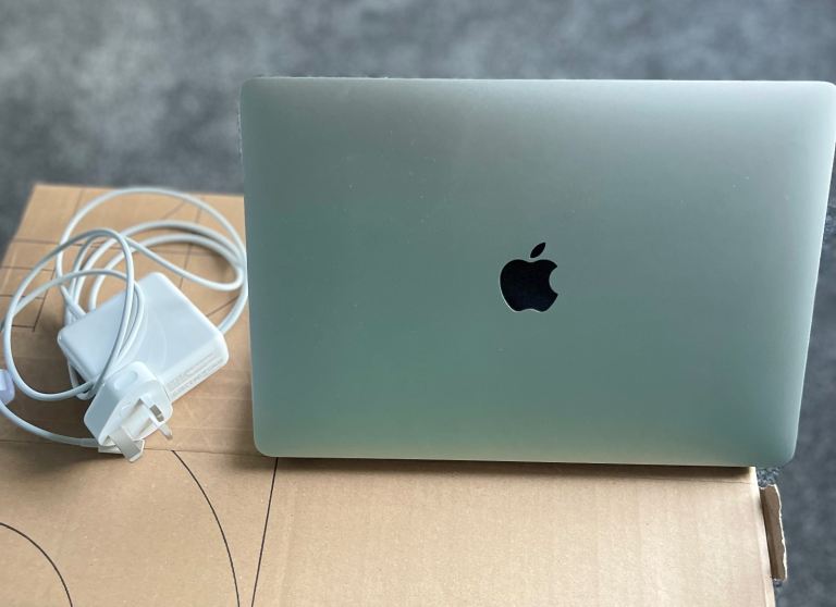 Apple Macbook Pro A2141 2019 16inches Screen i7-9750H CPU 16GB RAM 500GB SSD- TOUCH BAR