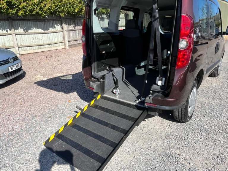 FIAT DOBLO 1.4 MyLIFE Wheelchair vehicle ONLY 25606 miles !