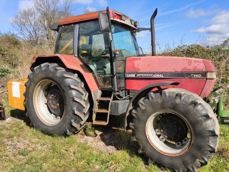 Case 5140 tractor
