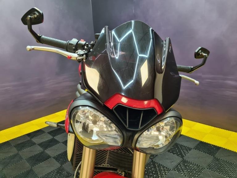 Triumph Speed Triple S 1050 Red