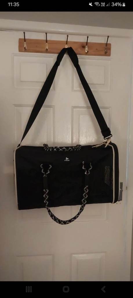 Pet carrier brand new 