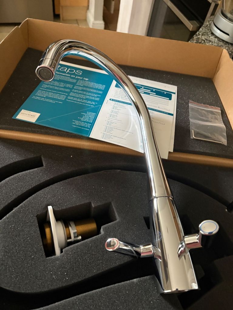 New Chrome Kitchen Mixer Tap with Swivel Spout