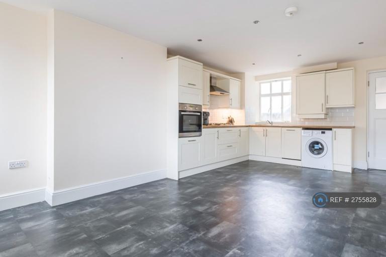 3 bedroom flat in Lord Street, Southport, PR8 (3 bed) (#2755828)