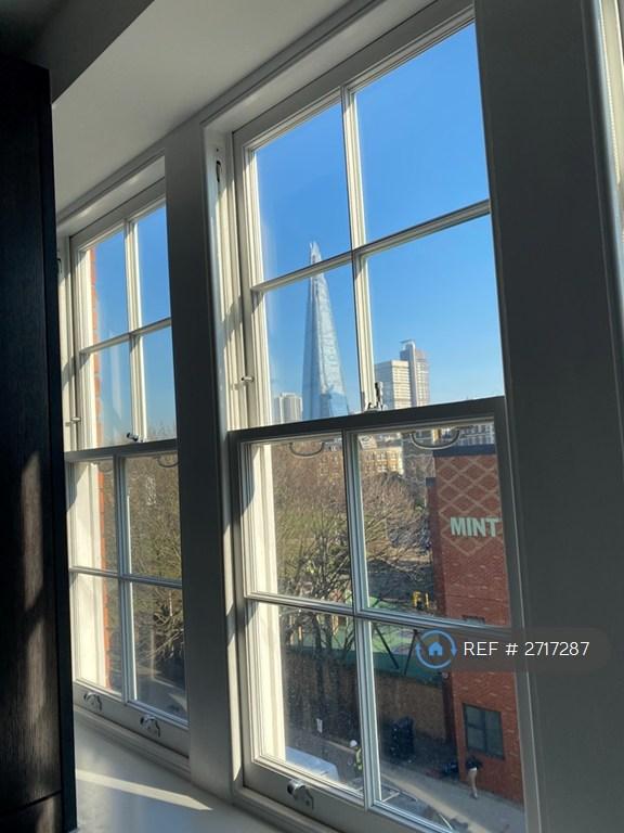 1 bedroom flat in Davies House, London, SE1 (1 bed) (#2717287)