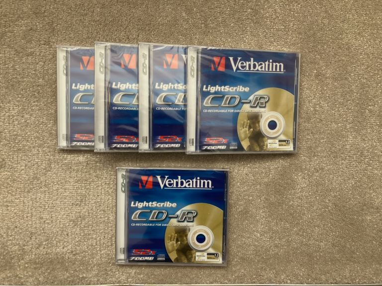 *** NOW ONLY £5! ***      5 x Blank CD-R discs, LightScribe compatible.