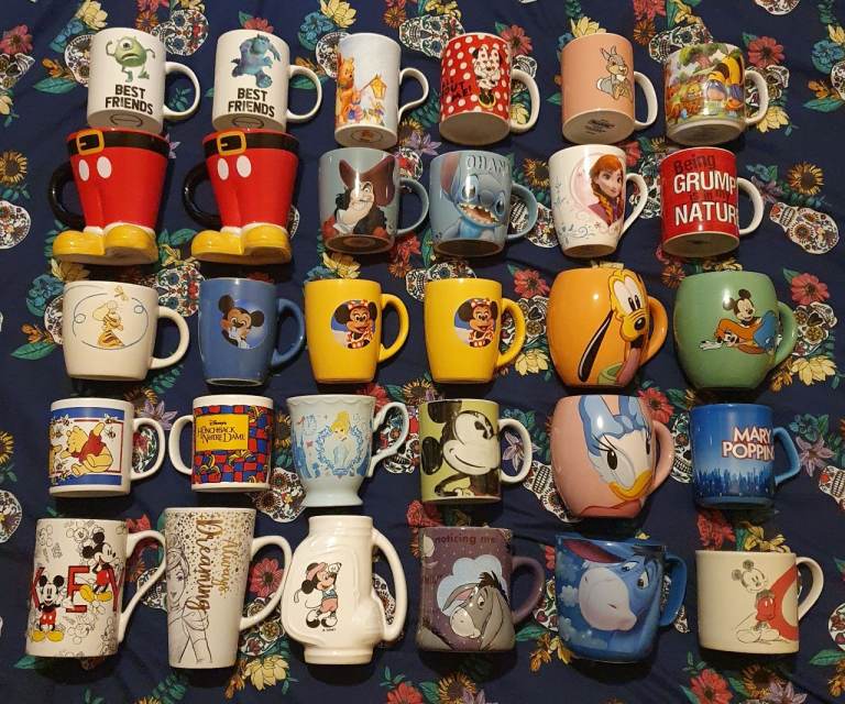 DISNEY 30 DISNEY MUGS MUG  EEYORE GOOFY CINDERELLA MICKEY SEVEN DWARFS ETC  JOB LOT BUNDLE